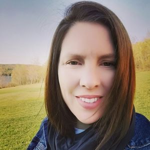 Meet your Posher, Crystal